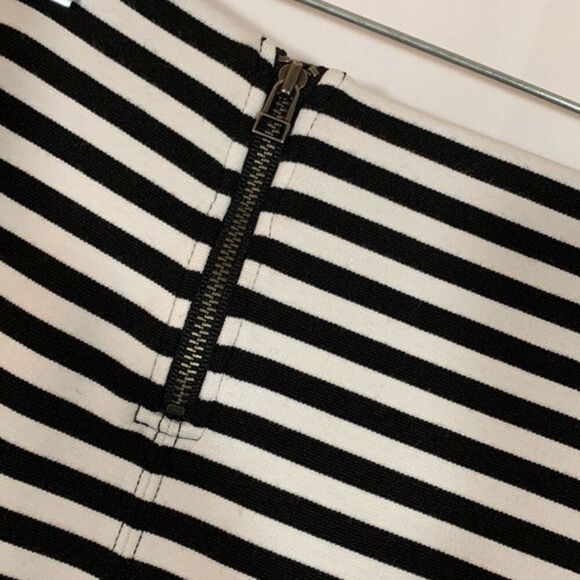 Sunday Best Black & White Striped Zipper Skirt - Picture 2 of 3